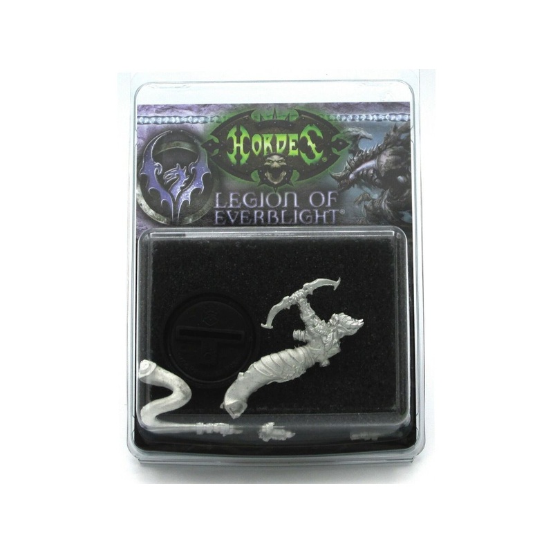 Privateer Press - Hordes - Legion of Everblight - Craelix - Fang of Everblight Solo - PIP 73107