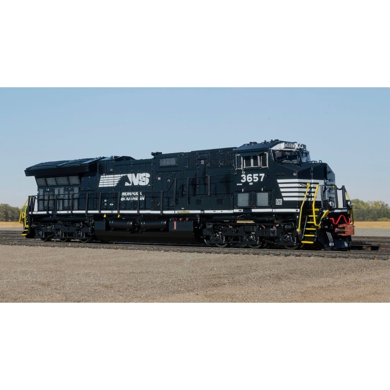 ScaleTrains Rivet 33662 N Scale GE ET44 Tier 4 Diesel "Horsehead" NS 3667 DCC & Sound