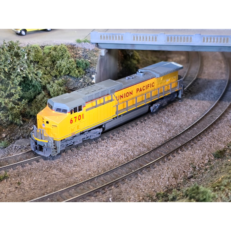 Kato 176-7006 N Scale GE AC4400CW Union Pacific UP 6701 - USED