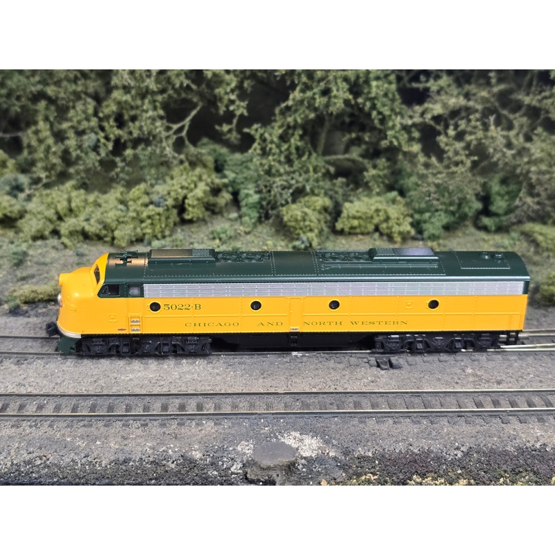 Kato 176-5365DCC N Scale EMD E8 CNW 5022-B - DCC (USED)